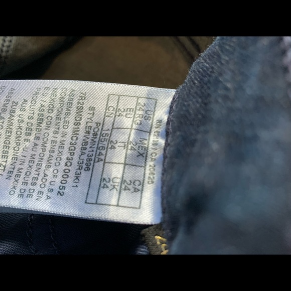 Guess jeans sexy curve 💙 - Picture 2 of 3